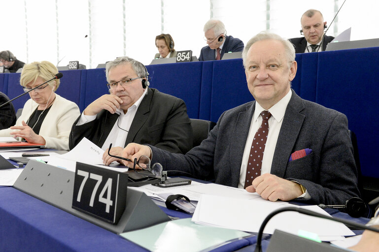 Photo 5 : Boleslaw PIECHA during plenary session week 05 2016 in Strasbourg