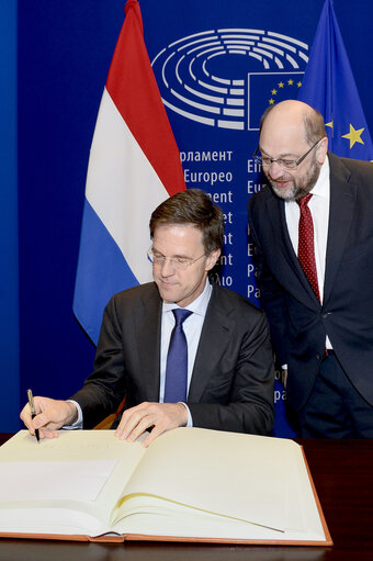 Foto 8: Dutch Presidency of the EU.   Visit of the Dutch Prime Minister to the European Parliament in Strasbourg.   Official welcome