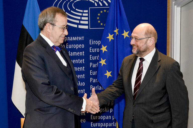 Fotografija 1: Official visit of the Estonian President to the European Parliament in Strasbourg.  Arrival.