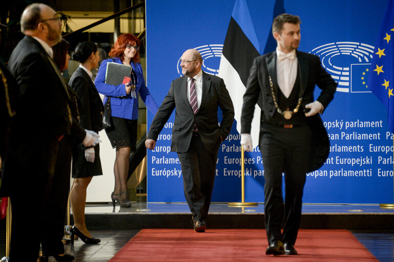 Fotografija 16: Official visit of the Estonian President to the European Parliament in Strasbourg.  Arrival.