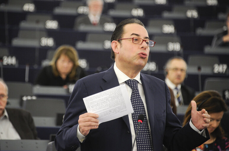 Fotografija 27: Plenary session week 05 2016 in Strasbourg - Preparation of the European Council meeting of 18 and 19 February 2016  Council and Commission statements