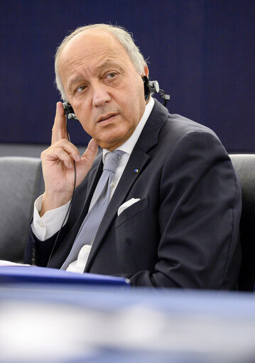 Photo 14 : Martin SCHULZ - EP President chairing the Plenary, with the presence of Laurent Fabius, French Minister of Foreign Affairs and International Development