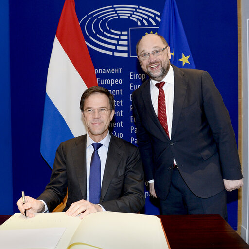 Foto 9: Dutch Presidency of the EU.   Visit of the Dutch Prime Minister to the European Parliament in Strasbourg.   Official welcome