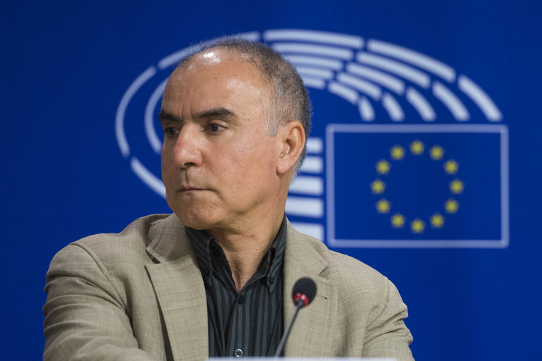 Fotografie 16: Press conference ' Escalating State Violence in Turkey; Kurdish People under Attack '