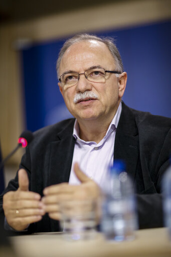 Fotografi 1: EMPL Press conference on the Pension Reforms in Greece in the presence of the Greek Minister of Employment