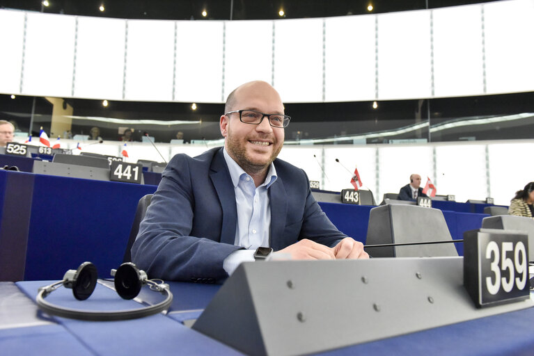 Fotó 7: Lorenzo FONTANA in plenary session week 05 2016 in Strasbourg