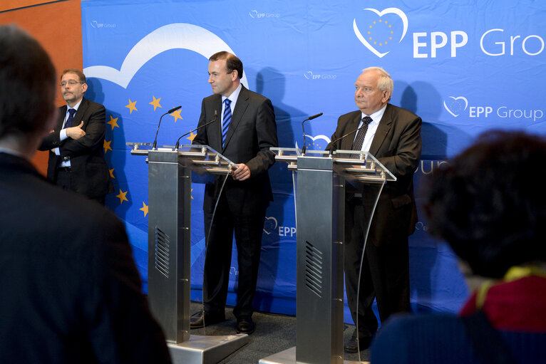 Foto 8: Press conference of the new EPP Group President