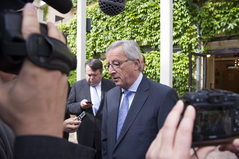 Fotogrāfija 18: EE2014 - European Election 2014 - Vote of EPP Candidate to EC Presidency.European election candidat Jean Claude  JUNCKER  CSV picturing at poll in center of culture at Capellen GDL on sunday 25 2014