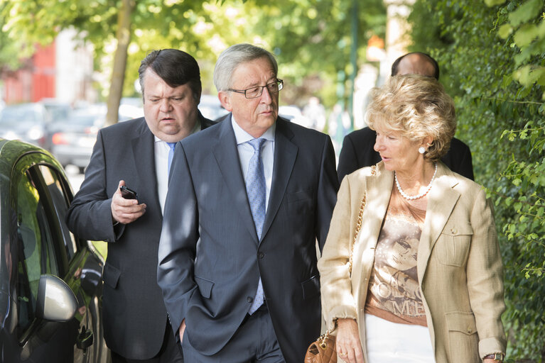 Photo 6: EE2014 - European Election 2014 - Vote of EPP Candidate to EC Presidency.European election candidat Jean Claude  JUNCKER  CSV picturing at poll in center of culture at Capellen GDL on sunday 25 2014