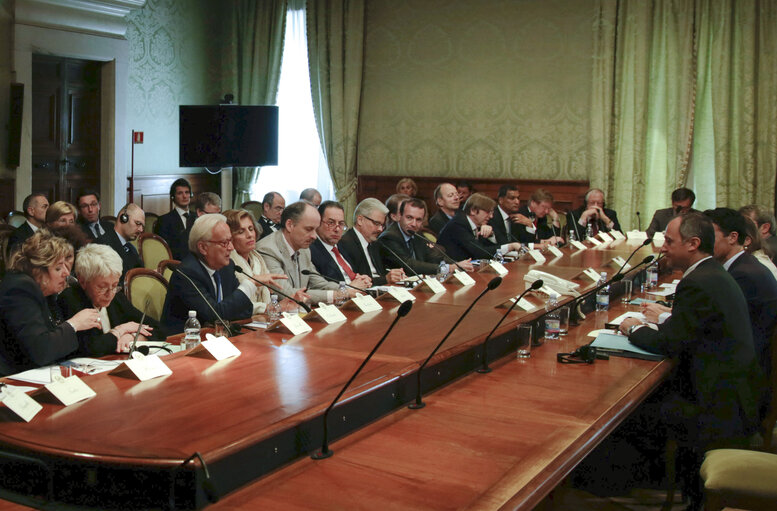 Zdjęcie 38: The European Parliament members during a meeting with Italian MPs in Rome, Italy, 23 June 2014. Next month Italy will take the reins of the rotating six-month duty presidency of the European Union.