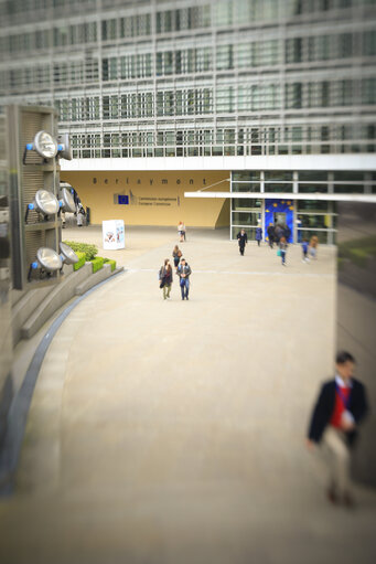 Photo 2: Entrance of the European Commission building  'Berleymont '