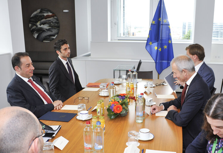 Valokuva 1: Gianni PITTELLA - Acting EP President meets David Roy LIDINGTON, UK Minister of State for Europe.