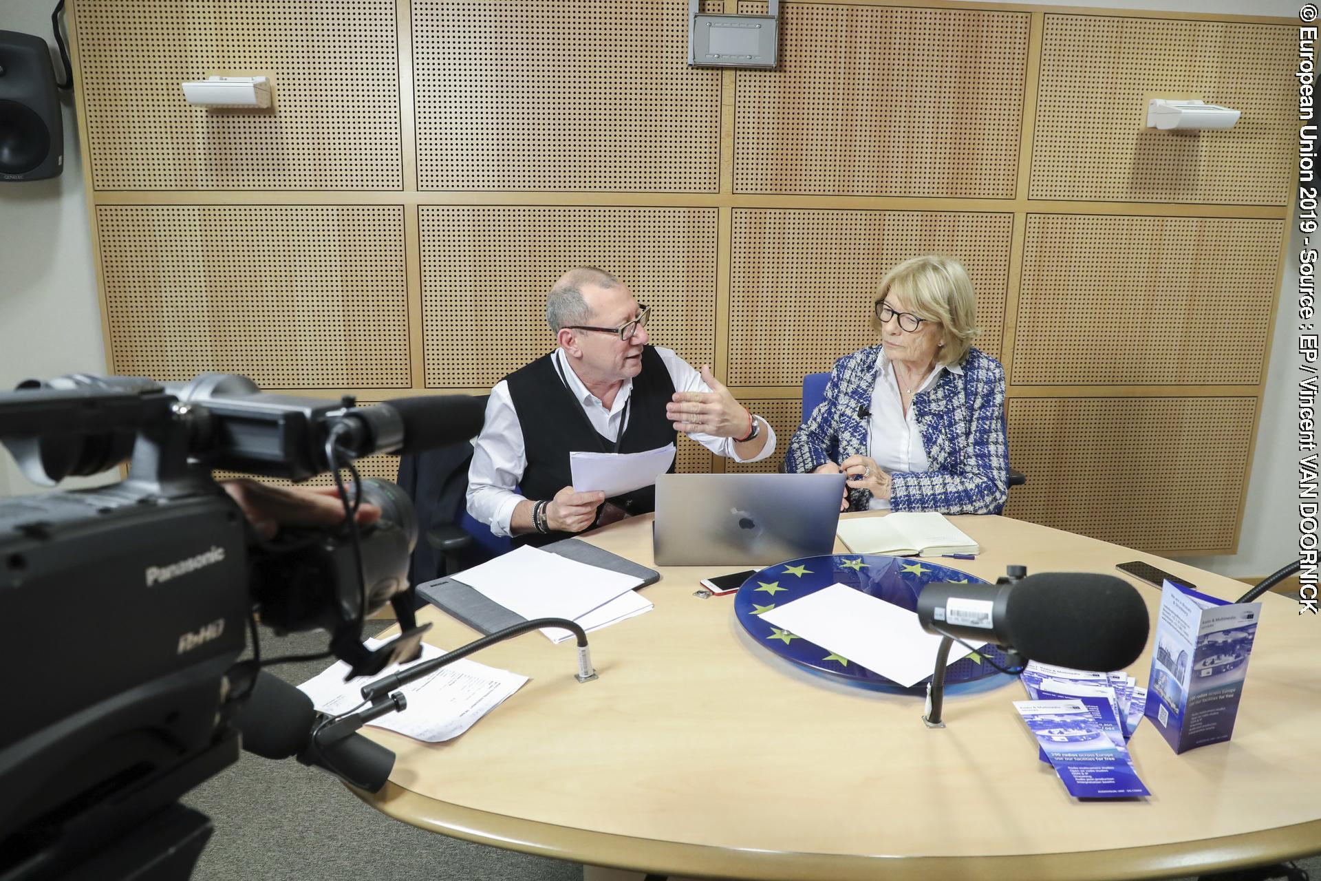 Foto 10: Media training of Elisabeth MORIN-CHARTIER