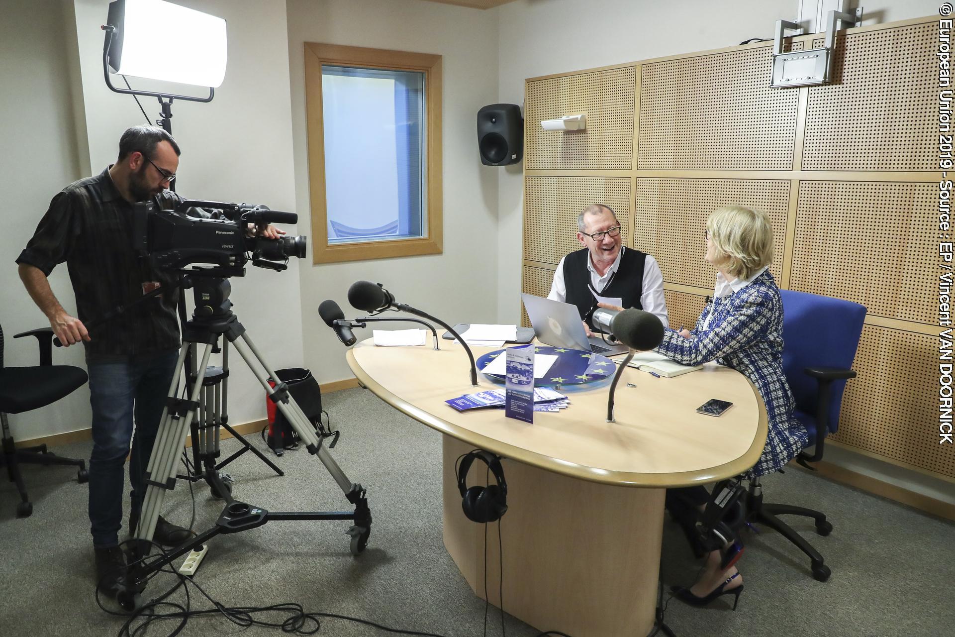 Photo 11 : Media training of Elisabeth MORIN-CHARTIER