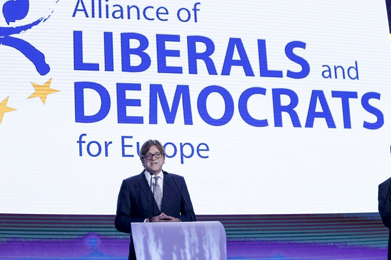 Fotografia 10: EE2014 European election night. Statement of Guy VERHOFSTADT once the European elections results have been published.