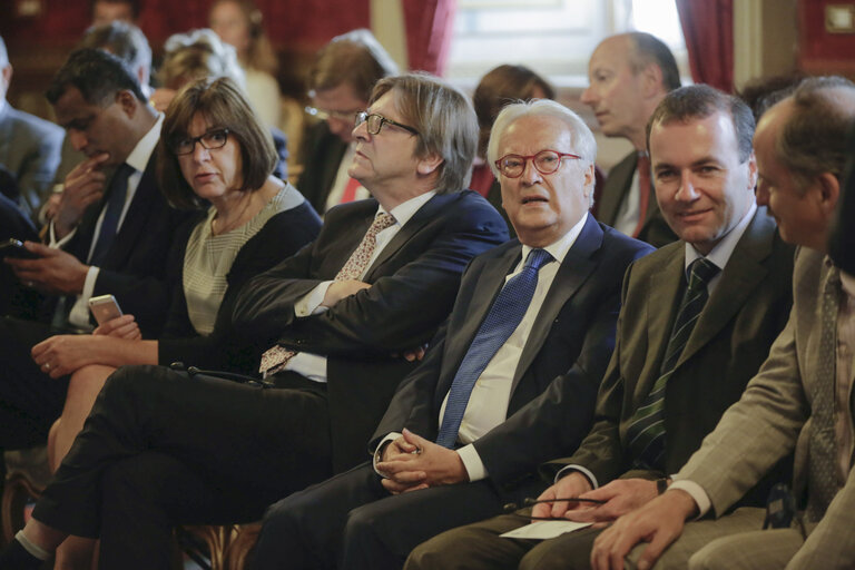 Zdjęcie 19: Rebecca Harms, Guy Verhofstadt, Hannes Swoboda and Manfred Weber during a meeting with Italian MPs in Rome, Italy, 23 June 2014. Next month Italy will take the reins of the rotating six-month duty presidency of the European Union.