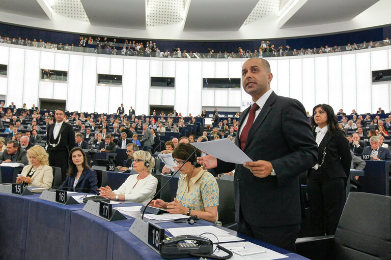 Снимка 30: Plenary session week 27-2014 - Opening of the plenary and election of the President of the Parliament (first ballot)