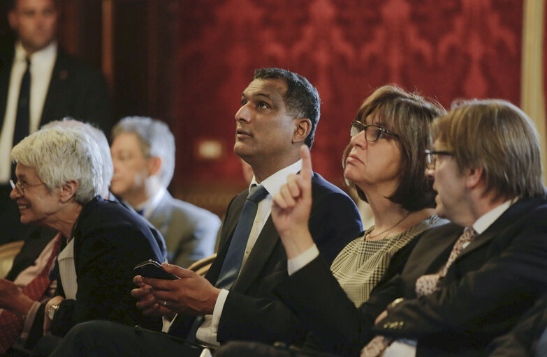 Zdjęcie 25: Syed Kamall , Rebecca Harms and Guy Verhofstadt during a meeting with Italian MPs in Rome, Italy, 23 June 2014. Next month Italy will take the reins of the rotating six-month duty presidency of the European Union.