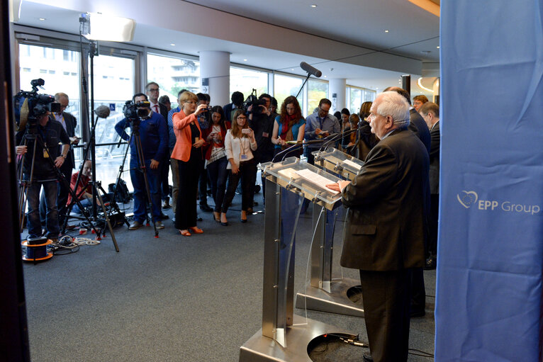 Foto 9: Press conference of the new EPP Group President