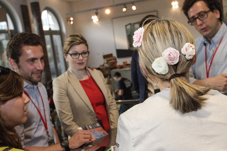 Fotografi 1: EE2014 European election night in Brussels - Taste of Europe - Speed-dating with Clodagh McKENNA et Pierre LEFEBVRE