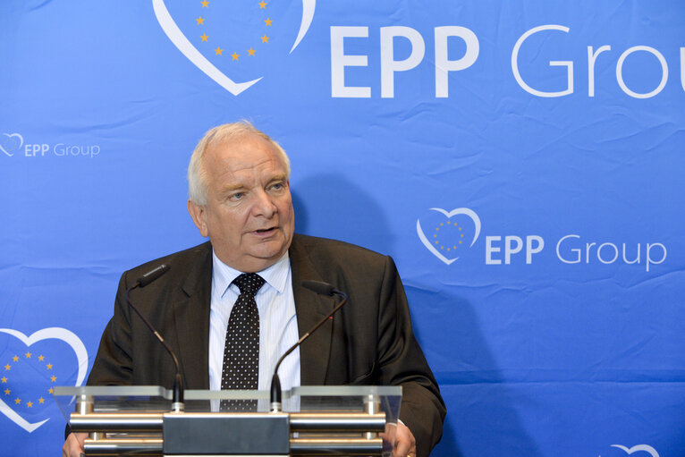 Foto 14: Press conference of the new EPP Group President