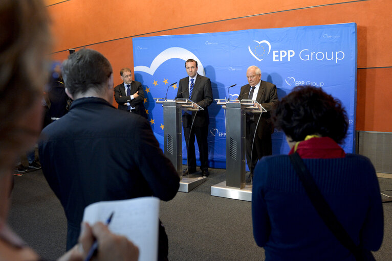 Foto 10: Press conference of the new EPP Group President