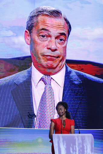 Fotografia 24: EE2014 European election night. Statement of Nigel FARAGE  once the European elections results have been published.