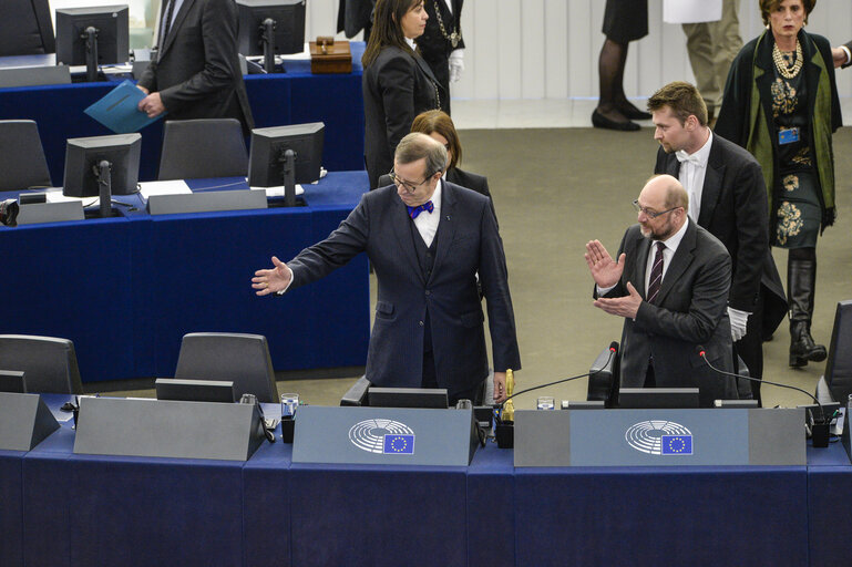 Fotografija 30: Official visit of the Estonian President to the European Parliament in Strasbourg.  Tomas ILVES - Estonian President formally addresses the Plenary.