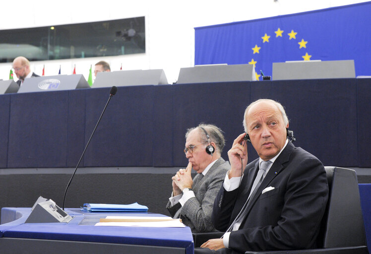 Photo 16 : Martin SCHULZ - EP President chairing the Plenary, with the presence of Laurent Fabius, French Minister of Foreign Affairs and International Development