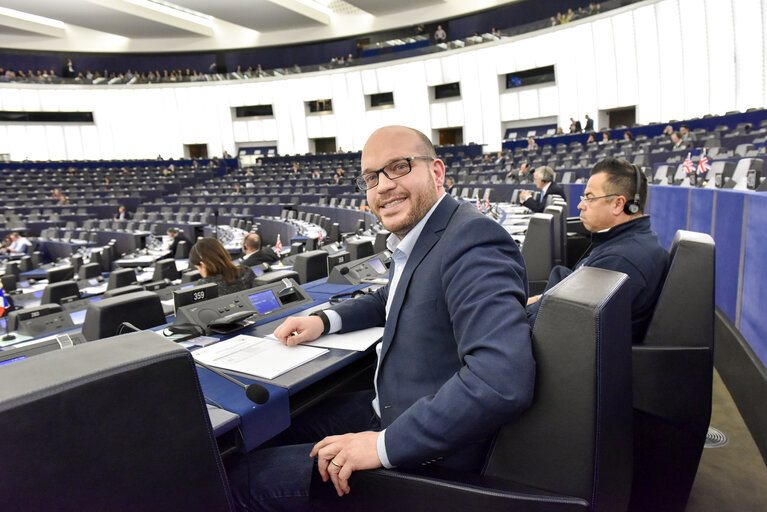 Fotó 5: Lorenzo FONTANA in plenary session week 05 2016 in Strasbourg