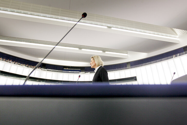 Foto 6: Plenary session week 05 2016 in Strasbourg - Preparation of the European Council meeting of 18 and 19 February 2016 Council and Commission statements