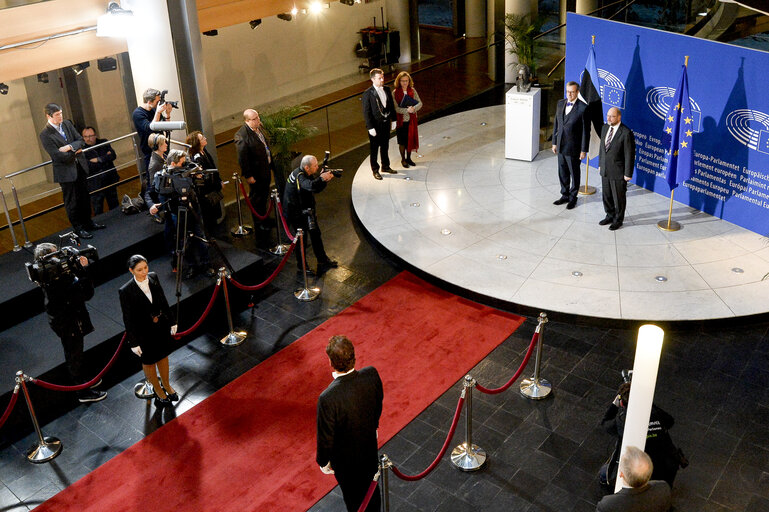 Fotografija 10: Official visit of the Estonian President to the European Parliament in Strasbourg.  Arrival.