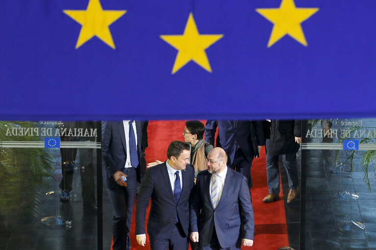 Zdjęcie 6: Review of the Luxembourg Presidency of the EU.  Visit of the Luxembourg Prime Minister to the European Parliament in Strasbourg.  Martin SCHULZ - EP President meets with Xavier BETTEL - Prime Minister of Luxembourg