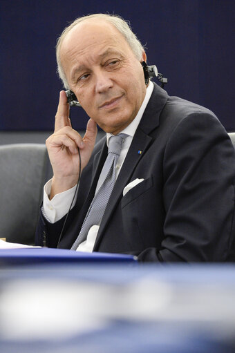 Foto 2: Plenary session week 03 2016 - Laurent FABIUS -  French Minister for Foreign affairs and International Development addresses the plenary on the Paris Climate Conference - Cop 21