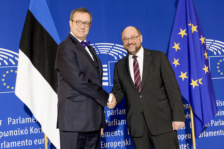 Fotografija 6: Official visit of the Estonian President to the European Parliament in Strasbourg.  Arrival.