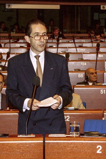 Photo 1: Belgian MFA, Willy CLAES during the Plenary session at the EP in Strasbourg