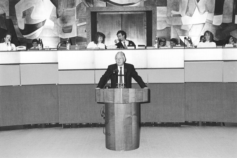 Снимка 3: Youth forum at the European Parliament