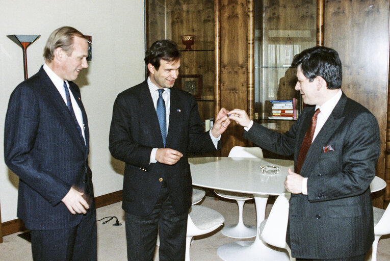 Fotagrafa 2: Enrique BARON CRESPO - EP President and James ELLES meet with a guest