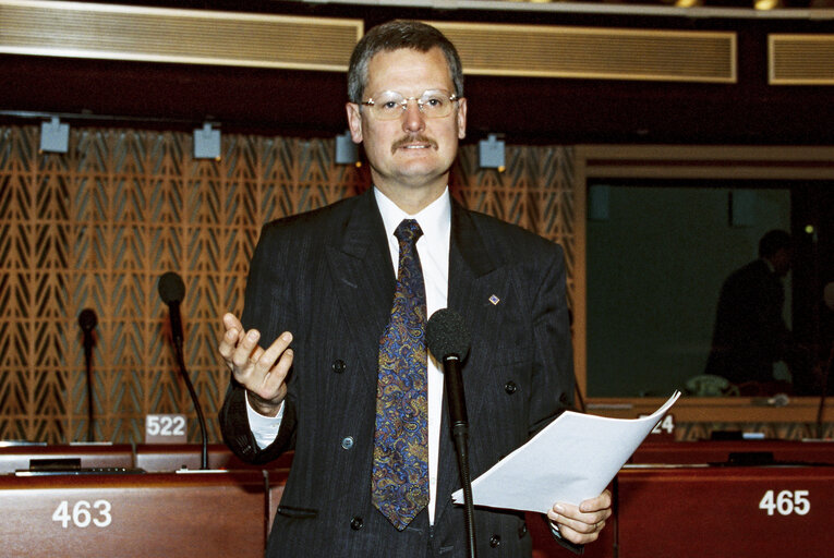 Valokuva 14: Plortrait of MEP Gary TITLEY during the plenary session at the EP in Strasbourg