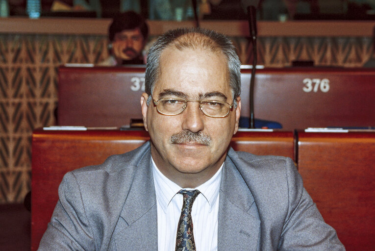 Φωτογραφία 47: MEP Lyndon HARRISON during the plenary session at the EP in Strasbourg