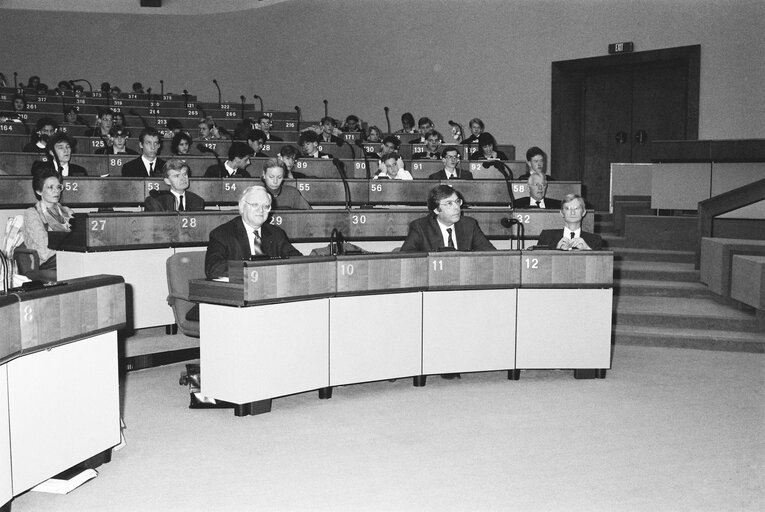 Снимка 4: Youth forum at the European Parliament