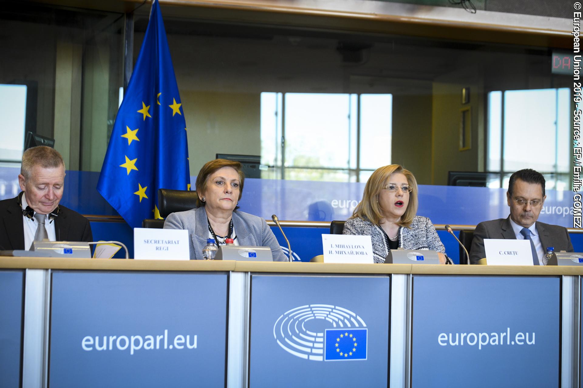 Foto 9: REGI Committee meeting - Exchange of views with Corina CRETU - European Commissioner on Regional Policy