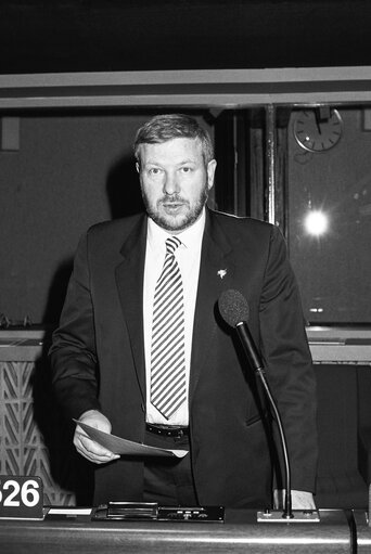 Foto 6: MEP Luigi MORETTI in Plenary Session at the European Parliament in Strasbourg