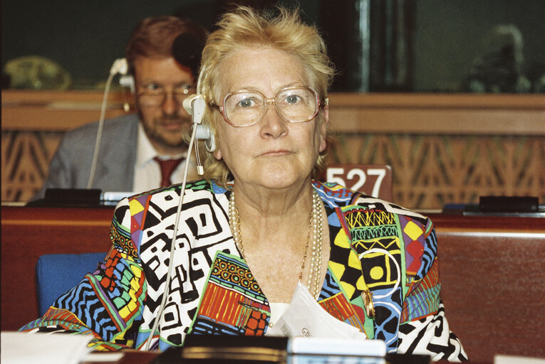 Valokuva 47: MEP Winifred EWING during the plenary session at the EP in Strasbourg