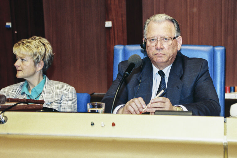 Foto 7: MEP (Hans) Johannes Wilhelm PETERS in the hemicycle