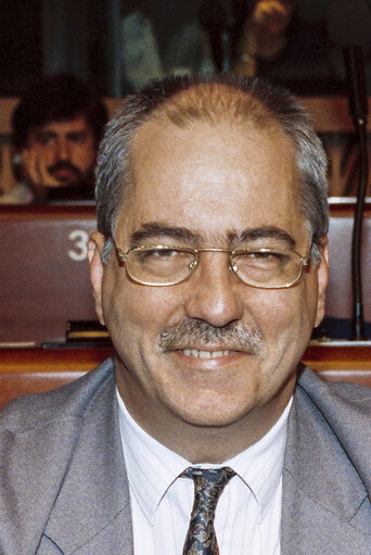 Φωτογραφία 48: MEP Lyndon HARRISON during the plenary session at the EP in Strasbourg