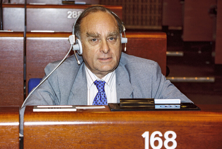 Fotagrafa 16: MEP Am?d?e E. TURNER during the plenary session at the EP in Strasbourg