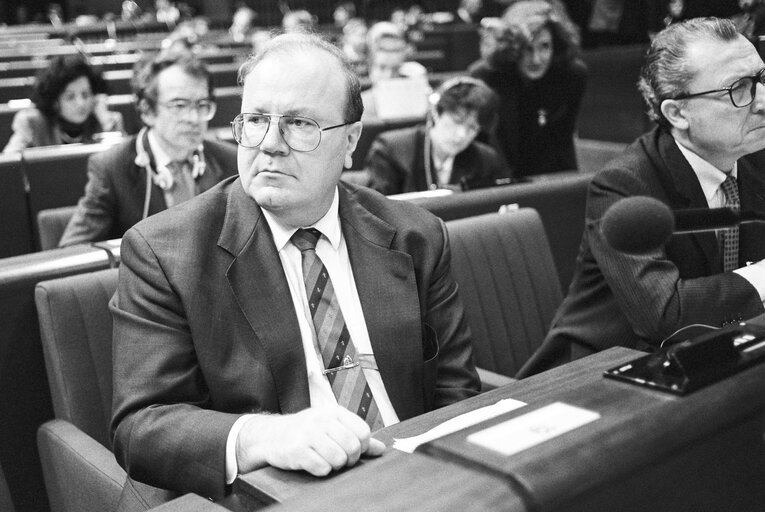 Suriet 2: European Commissioner Martin BANGEMANN in Plenary Session at the European Parliament in Strasbourg