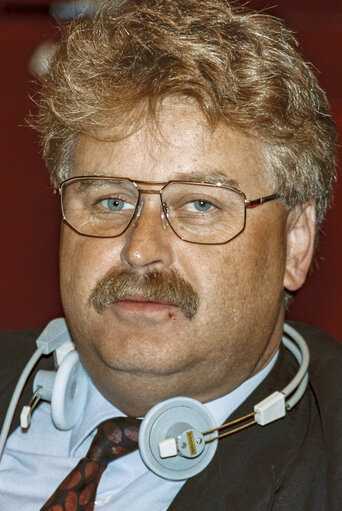 Φωτογραφία 3: MEP Elmar BROK during the plenary session at the EP in Strasbourg