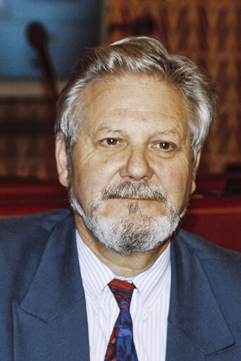 Φωτογραφία 42: MEP Lode J.C. VAN OUTRIVE during the plenary session at the EP in Strasbourg